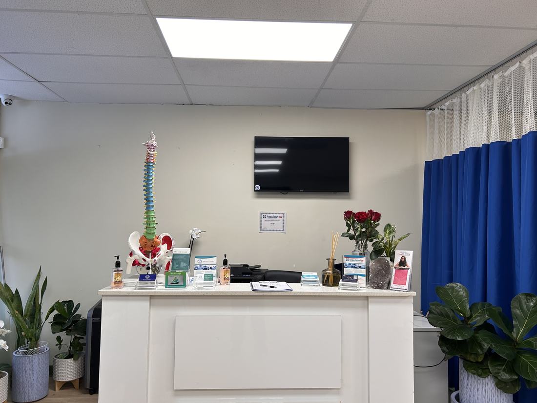 Front desk at Physical Therapy Now North Miami Beach